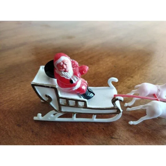 Vtg 60’s Mini Plastic Table Christmas Santa Sleigh Pinkish Reindeer Hong Kong - Picture 10 of 12